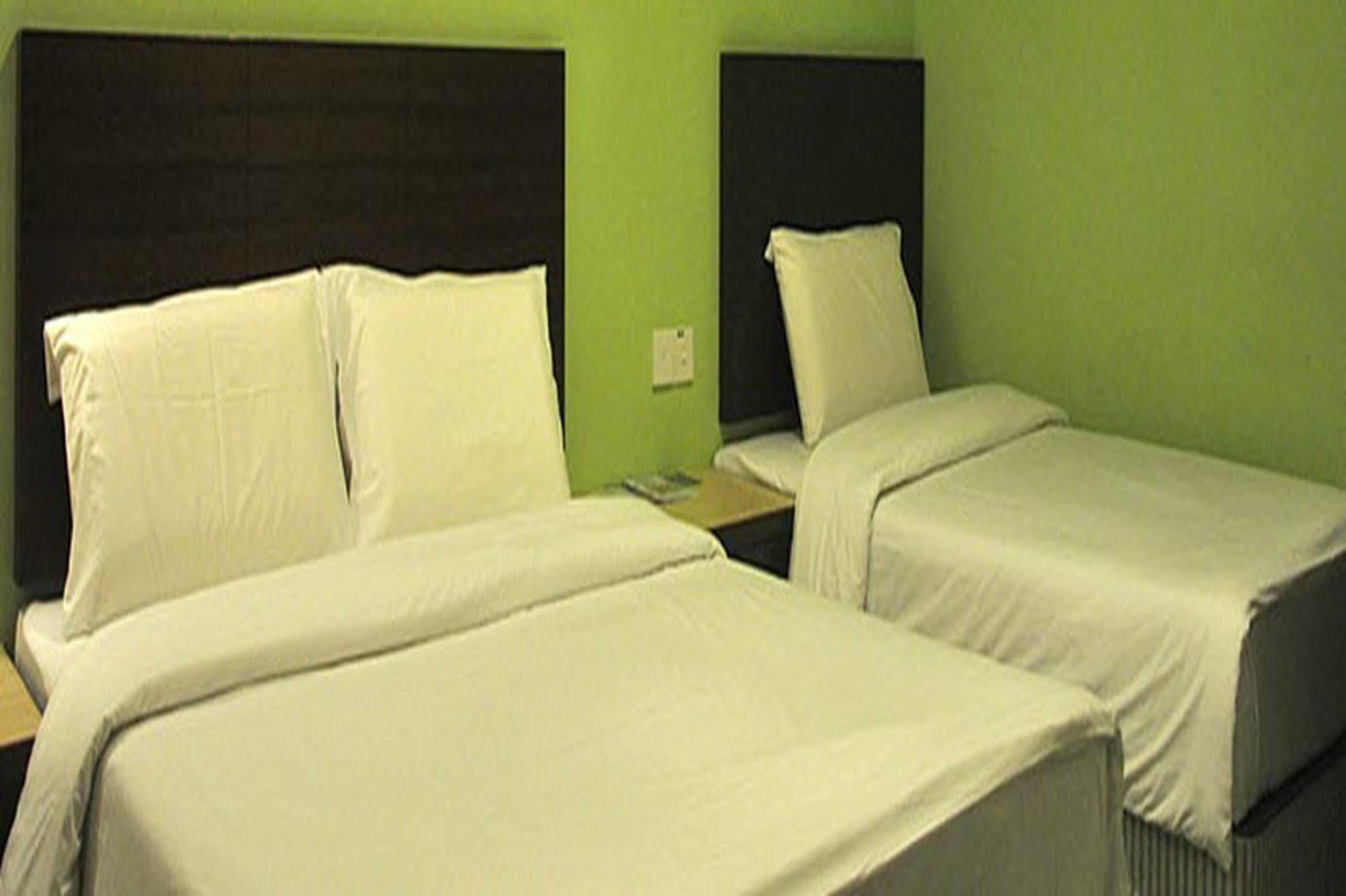 Golden Bay Hotel Malacca Exterior foto